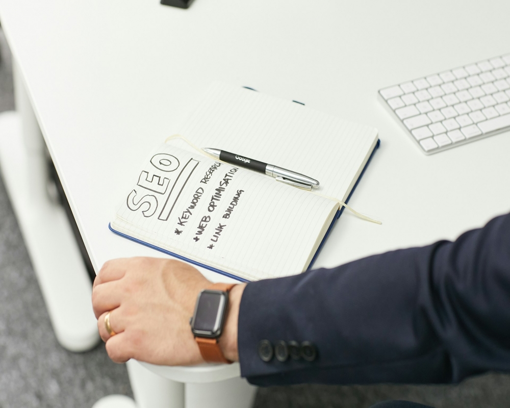 SEO için blog yazıları nasıl hazırlanmalı? Anahtar kelime araştırması, içerik planlama, başlık kullanımı ve SEO uyumlu içerik hazırlama yöntemlerini keşfed